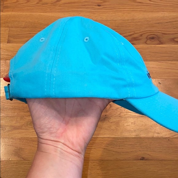 Vineyard Vines Hat (worn once) - Picture 7 of 7